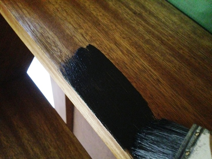アイアン塗料を階段に塗装