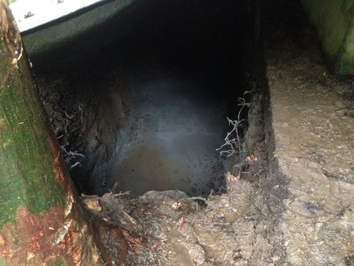 浄化水槽設置前の穴