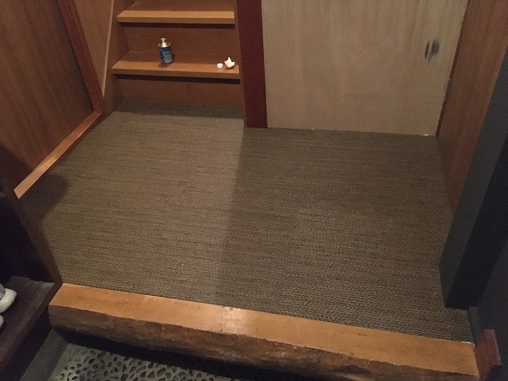 ココフロアの張り付けが完了した床