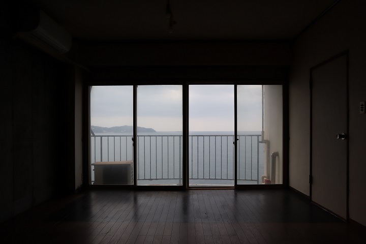 海が見える窓