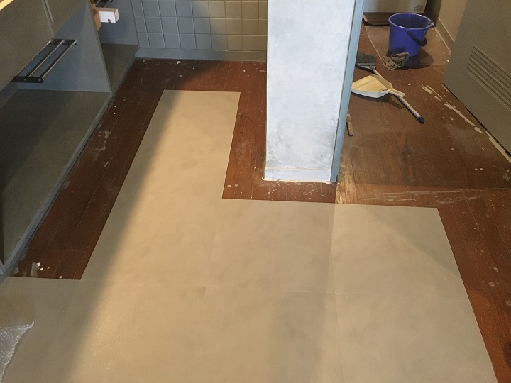 キッチンまわりの床のスキマ