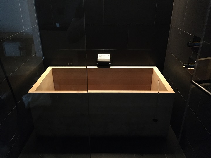 檜葉の浴槽