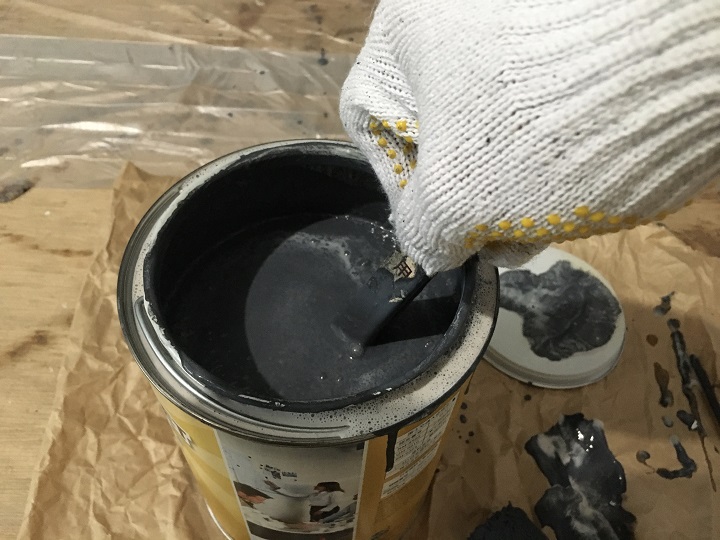 二度目の塗装前にマグネット塗料を混ぜる
