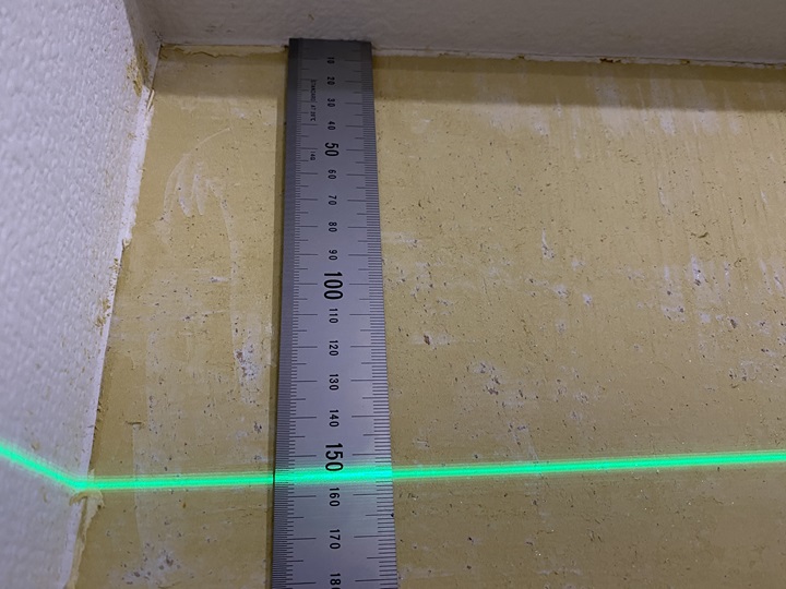 155mmの位置に当てたレーザー