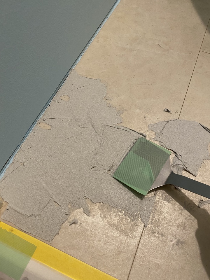 ボンドを塗る
