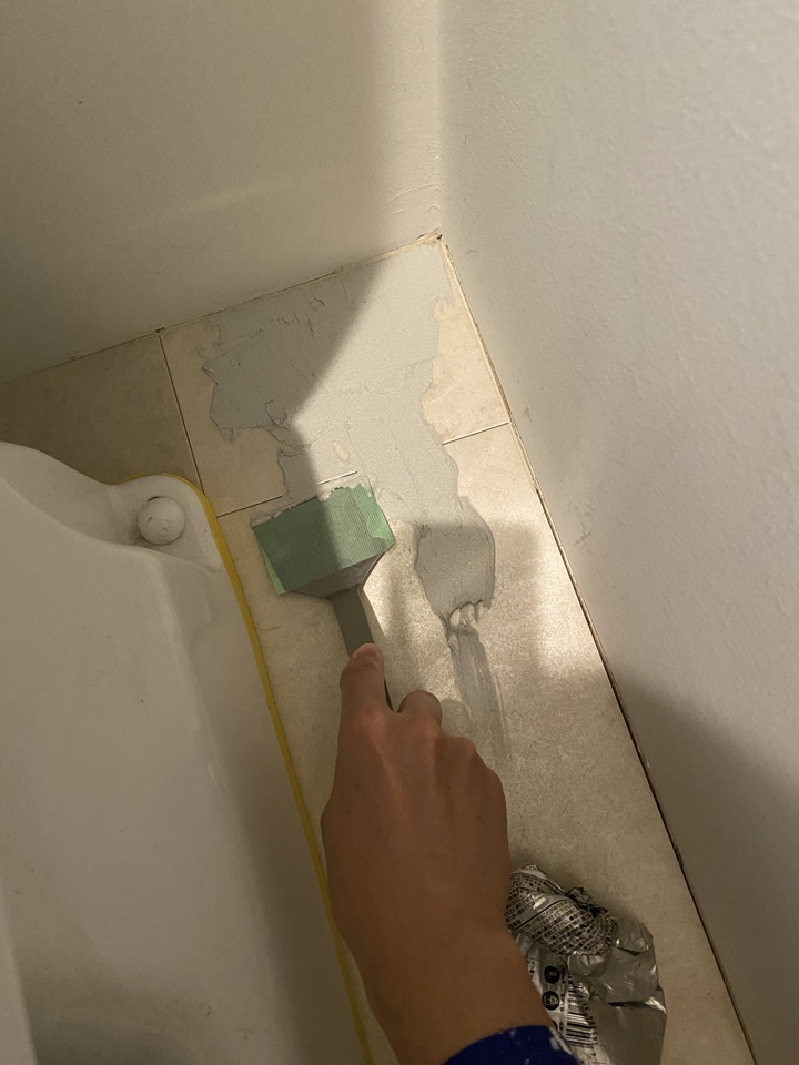 ボンドを塗る