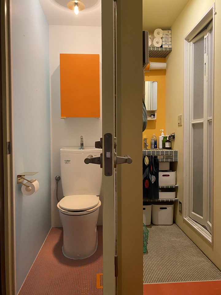 トイレのドアの側面