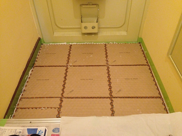 接着直後のタイル