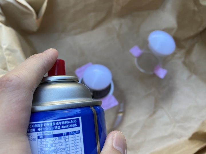 ミッチャクロンをコードリールに吹きつけ