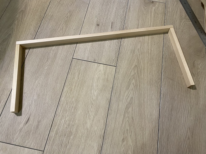 コの字型の枠