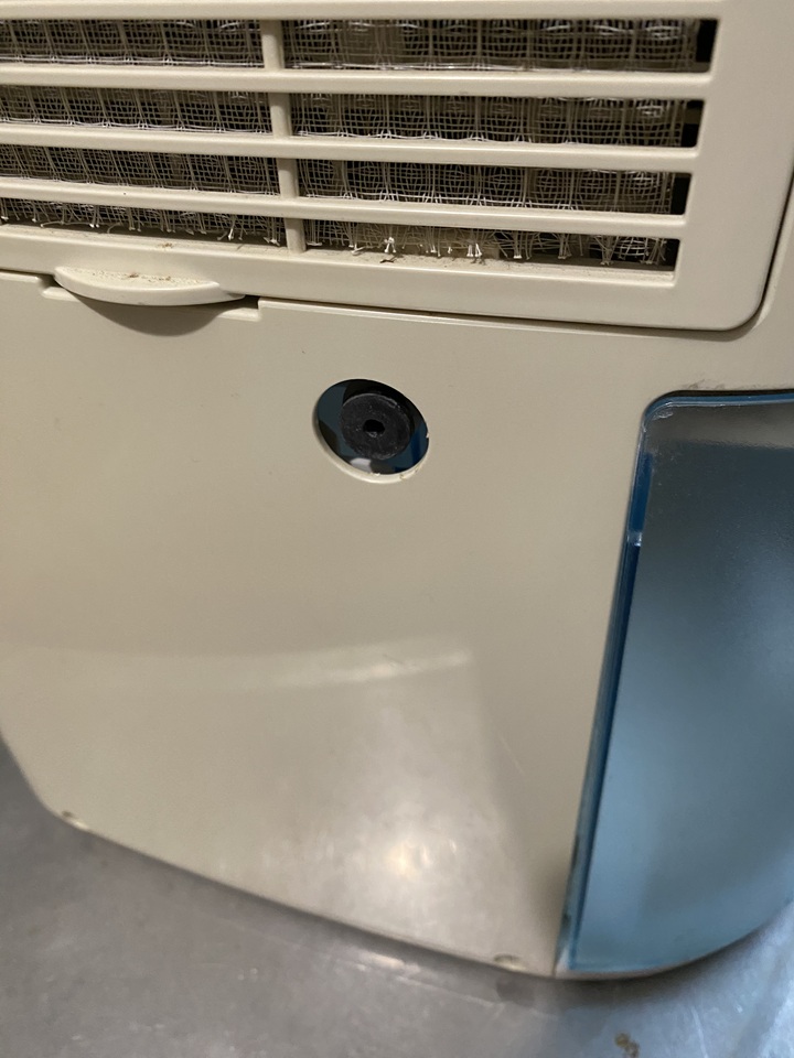 連続除湿用の穴
