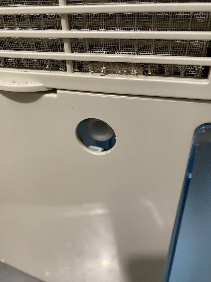 連続除湿用の穴