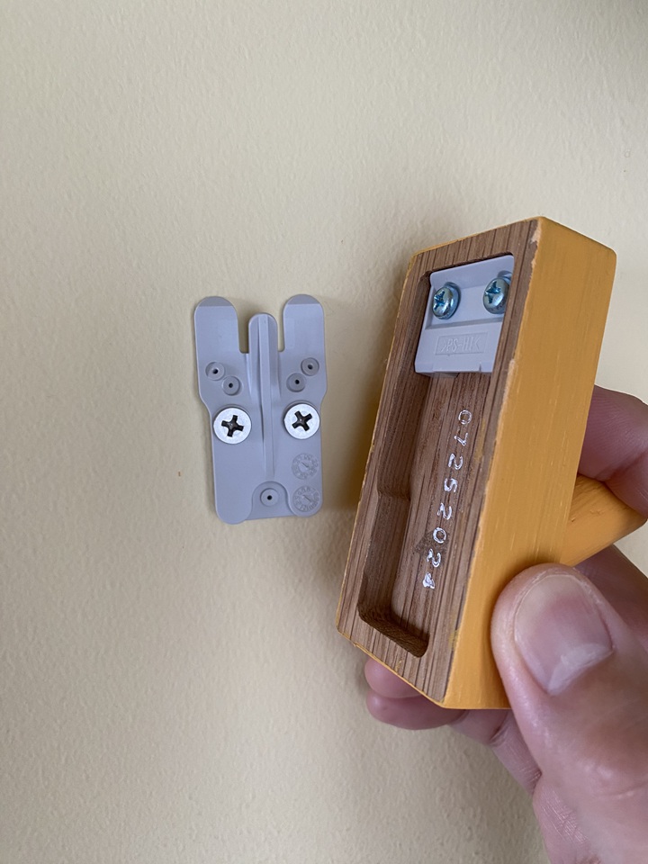 フックの受けパーツ