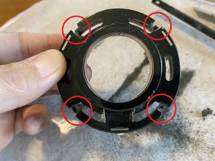 シェードホルダーに開けた4つの穴