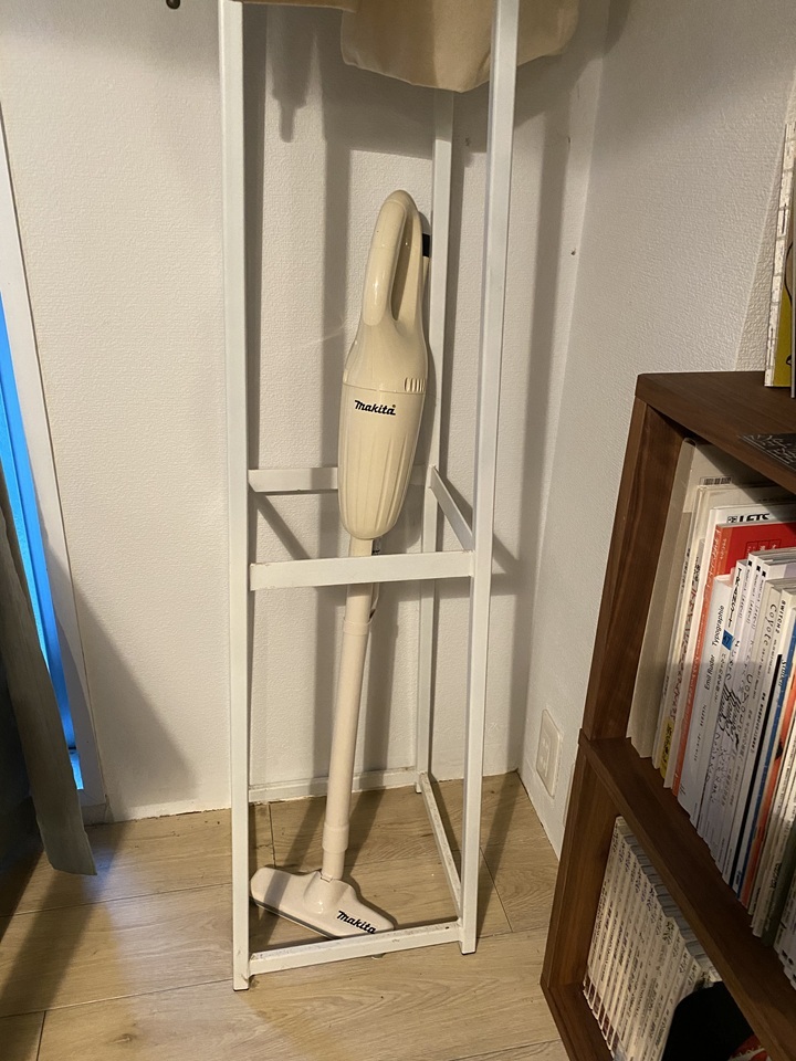 ハンガーラックに収納した掃除機