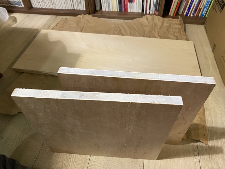 ボンドを塗った脚