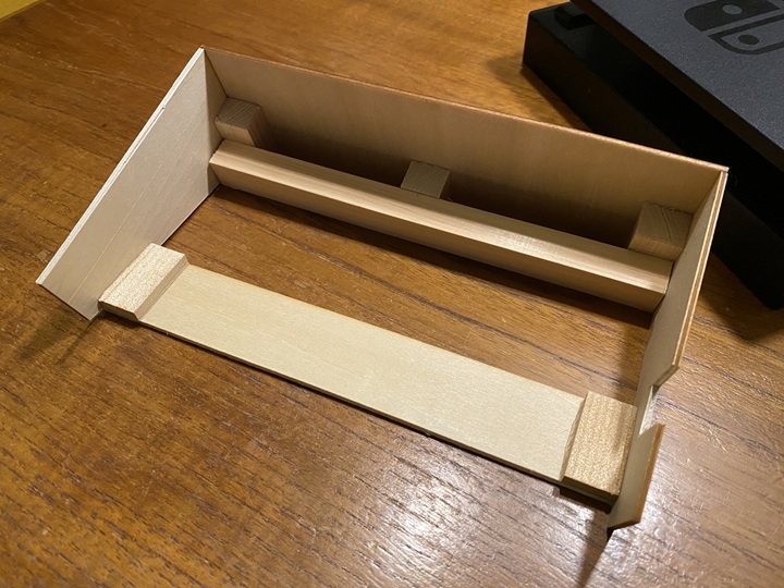 組み立て完了したSwitchスタンド
