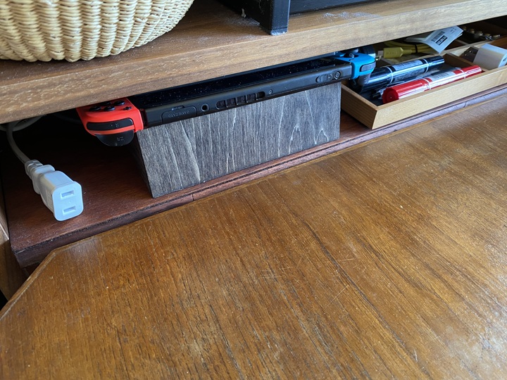 スキマに収納したSwitch