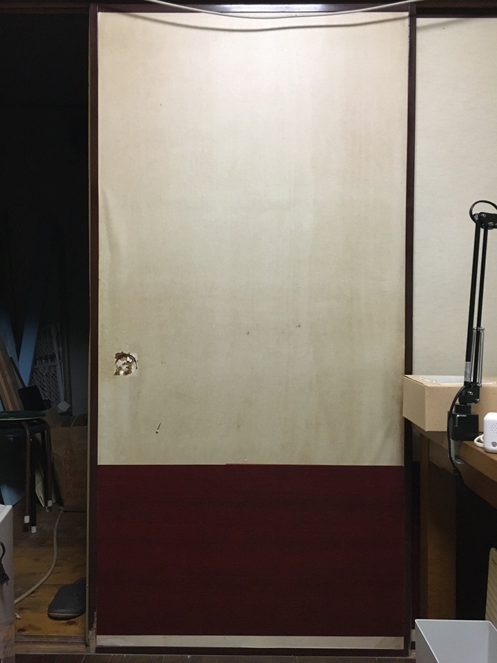 汚れた障子