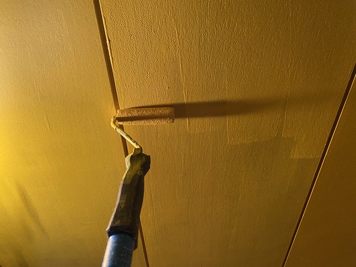 ローラーによる塗装