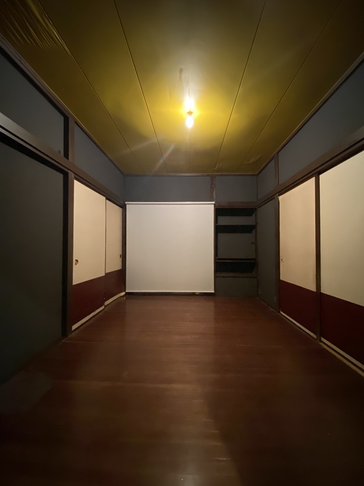 珪藻土壁の塗装後の室内