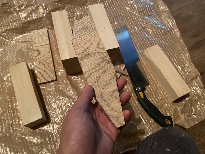 板で床の穴を埋める