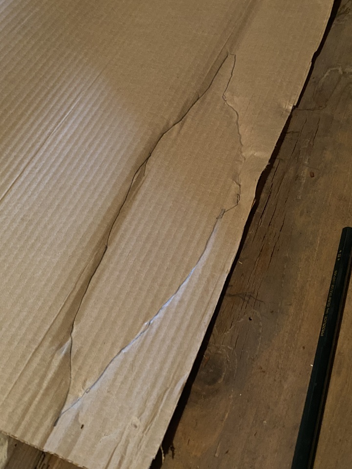 板で床の穴を埋める