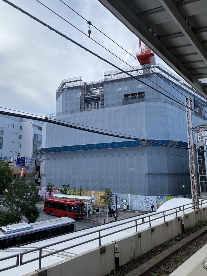 建造中のビル