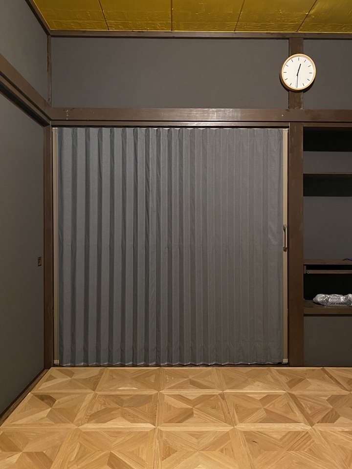 アコーディオンカーテン設置後