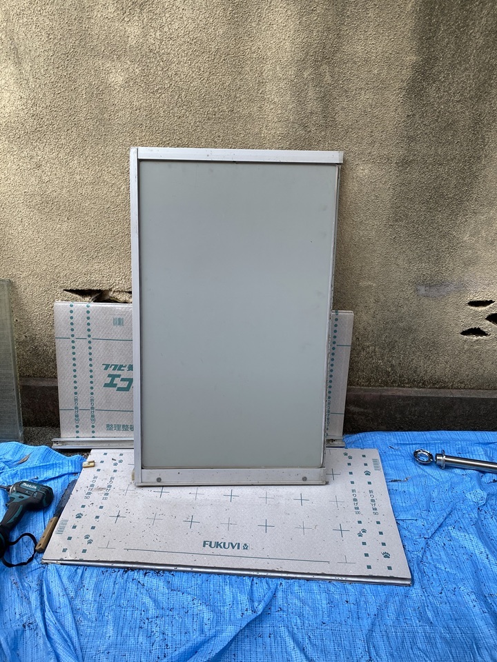 アルミパネルに入れ替えた窓