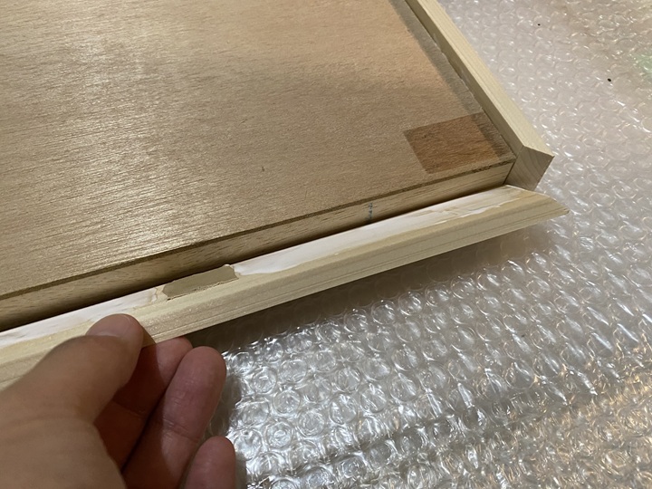 木枠の接着