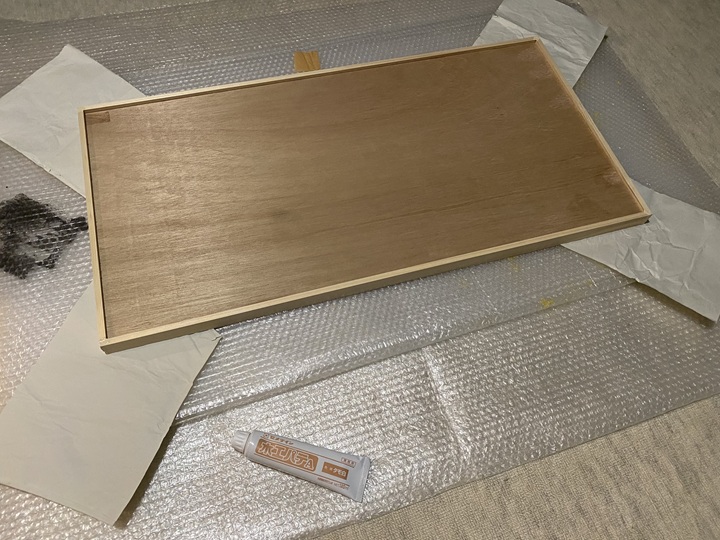 パテを塗った天板