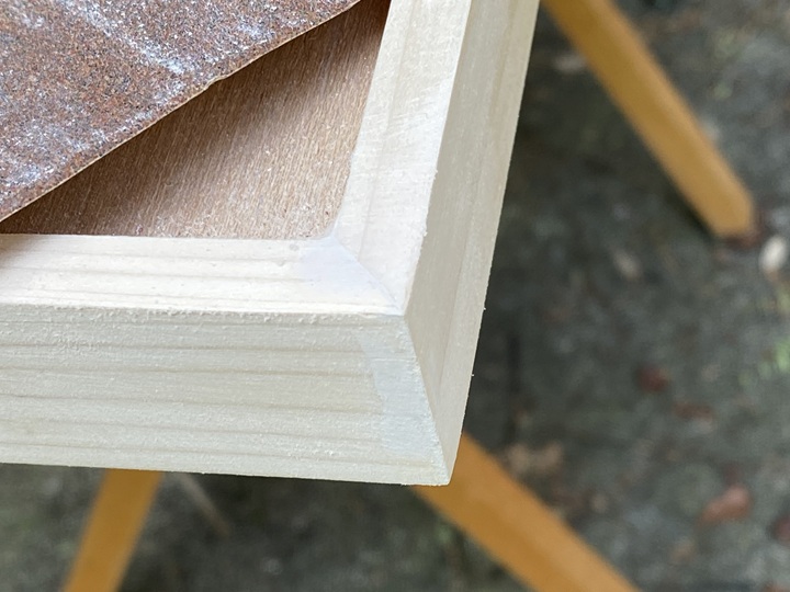 やすりがけした木枠