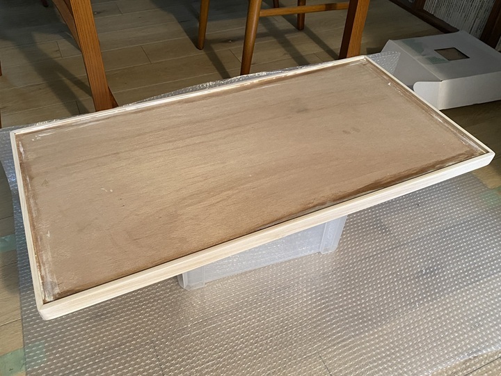 白く塗装した天板