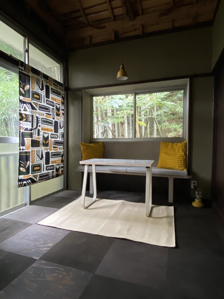 客間に置いたワークテーブル