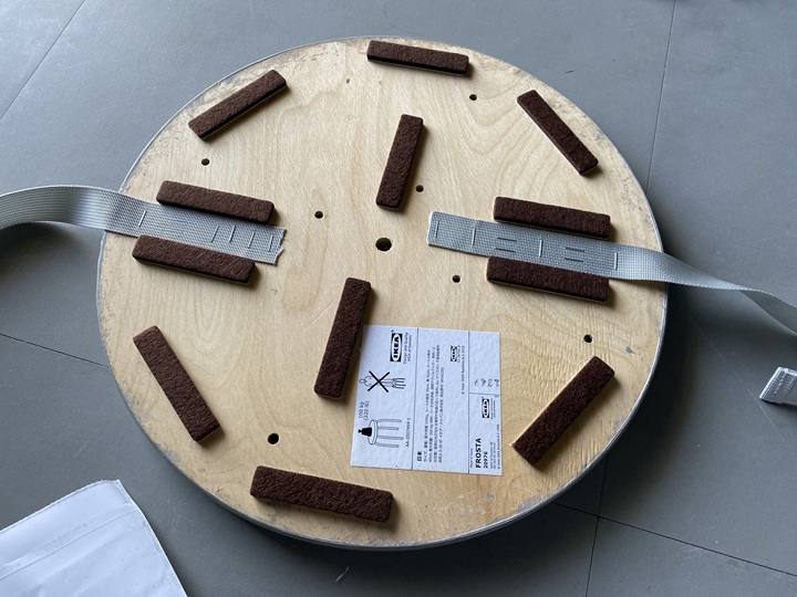 フエルトを貼った天板