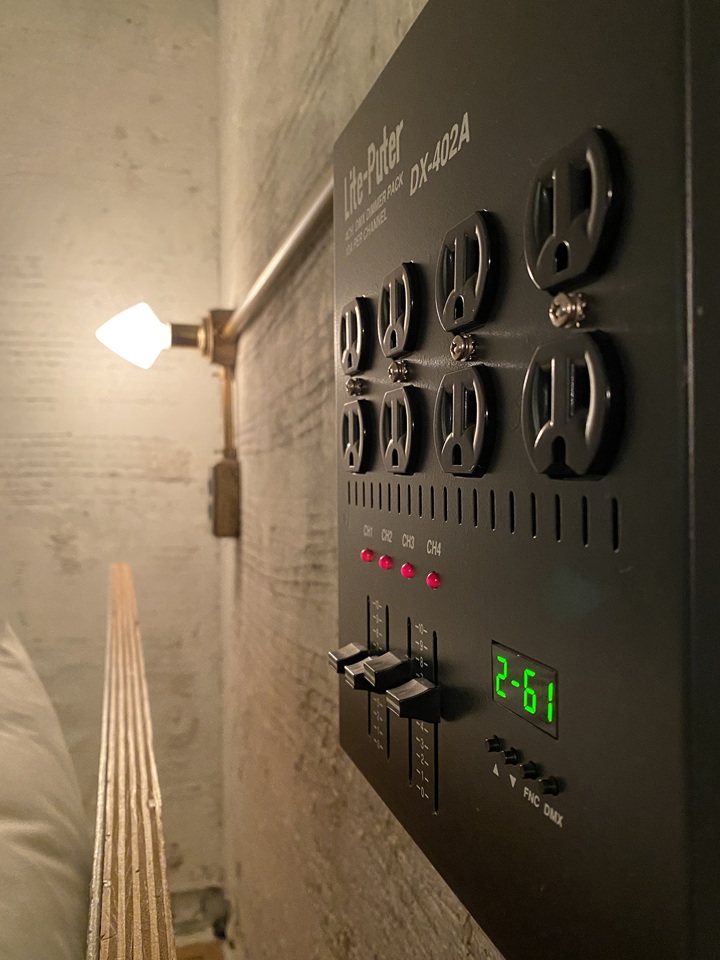 照明とコントローラー