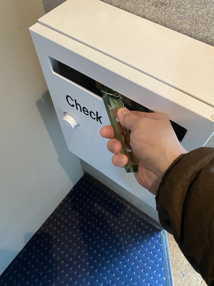 カギをポストに投函