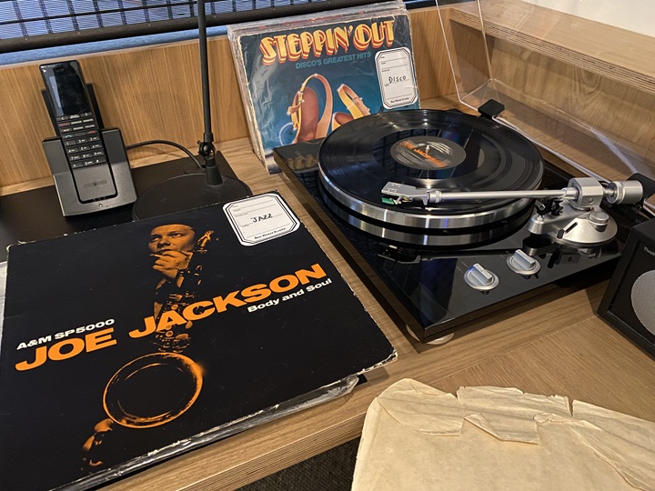 レコードプレイヤー