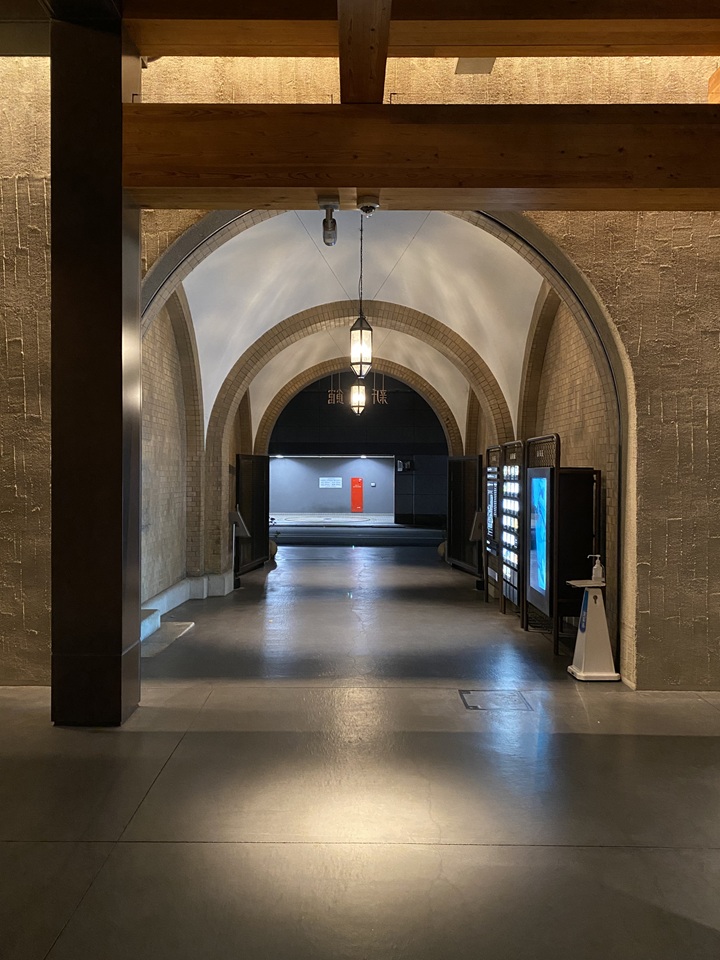 エースホテルのアーチ