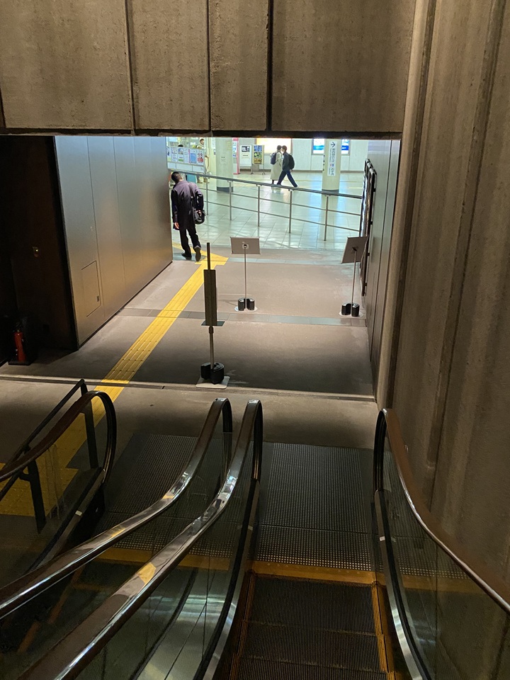 地下鉄直結の通路