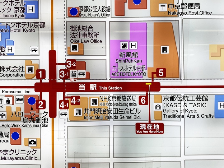 烏丸御池駅の案内図