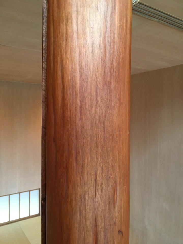 経年変化した柱