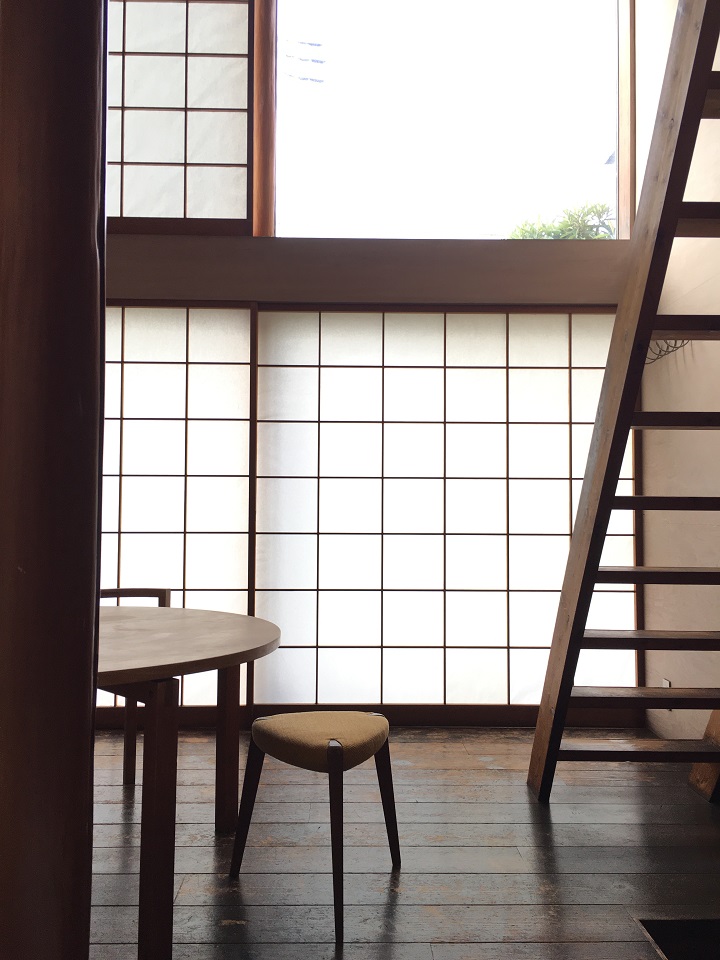 朝の「スミレアオイハウス」