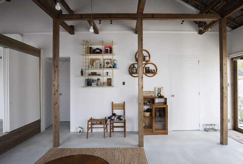 リビングの飾り棚