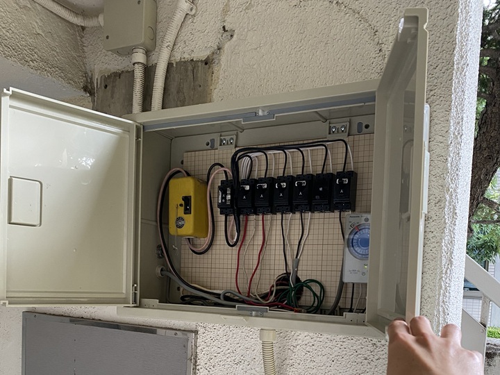 ブレーカーボックス