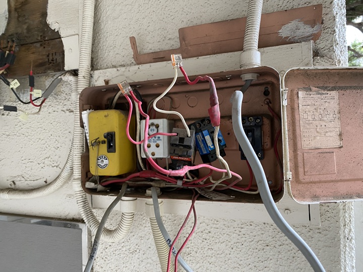 交換前の配電盤