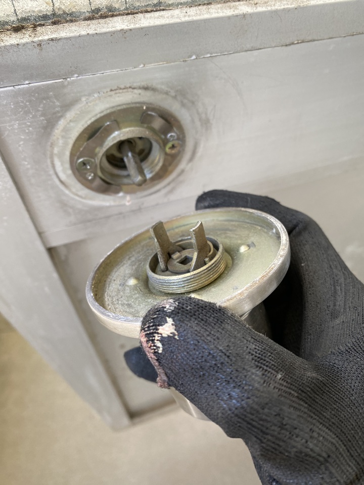 外したドアノブ