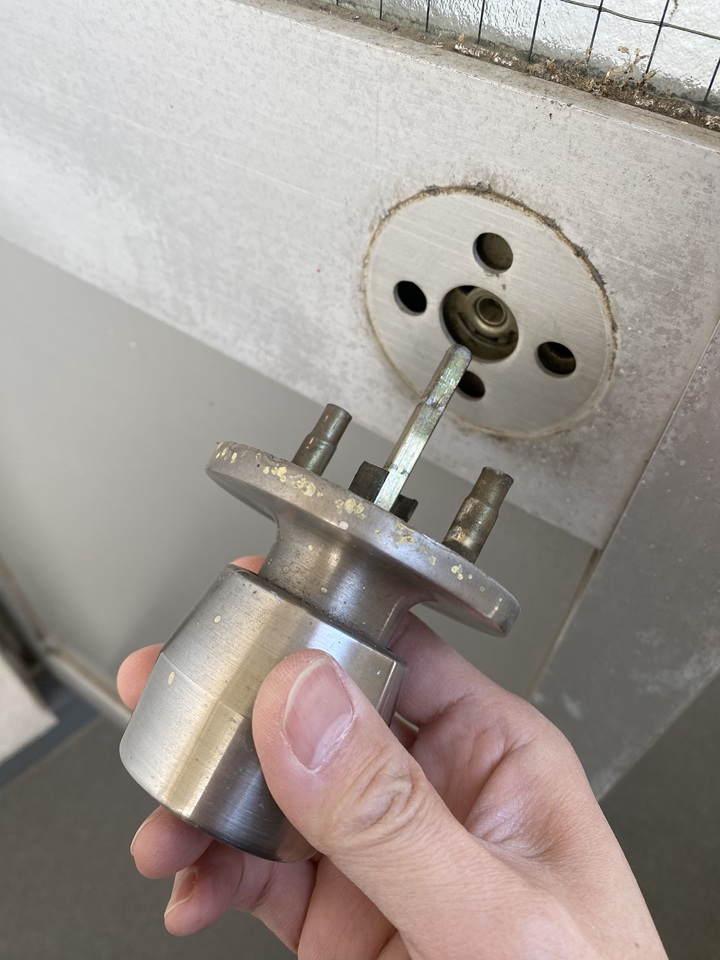 外れたドアノブ