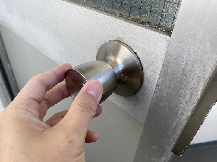 差し込んだドアノブ